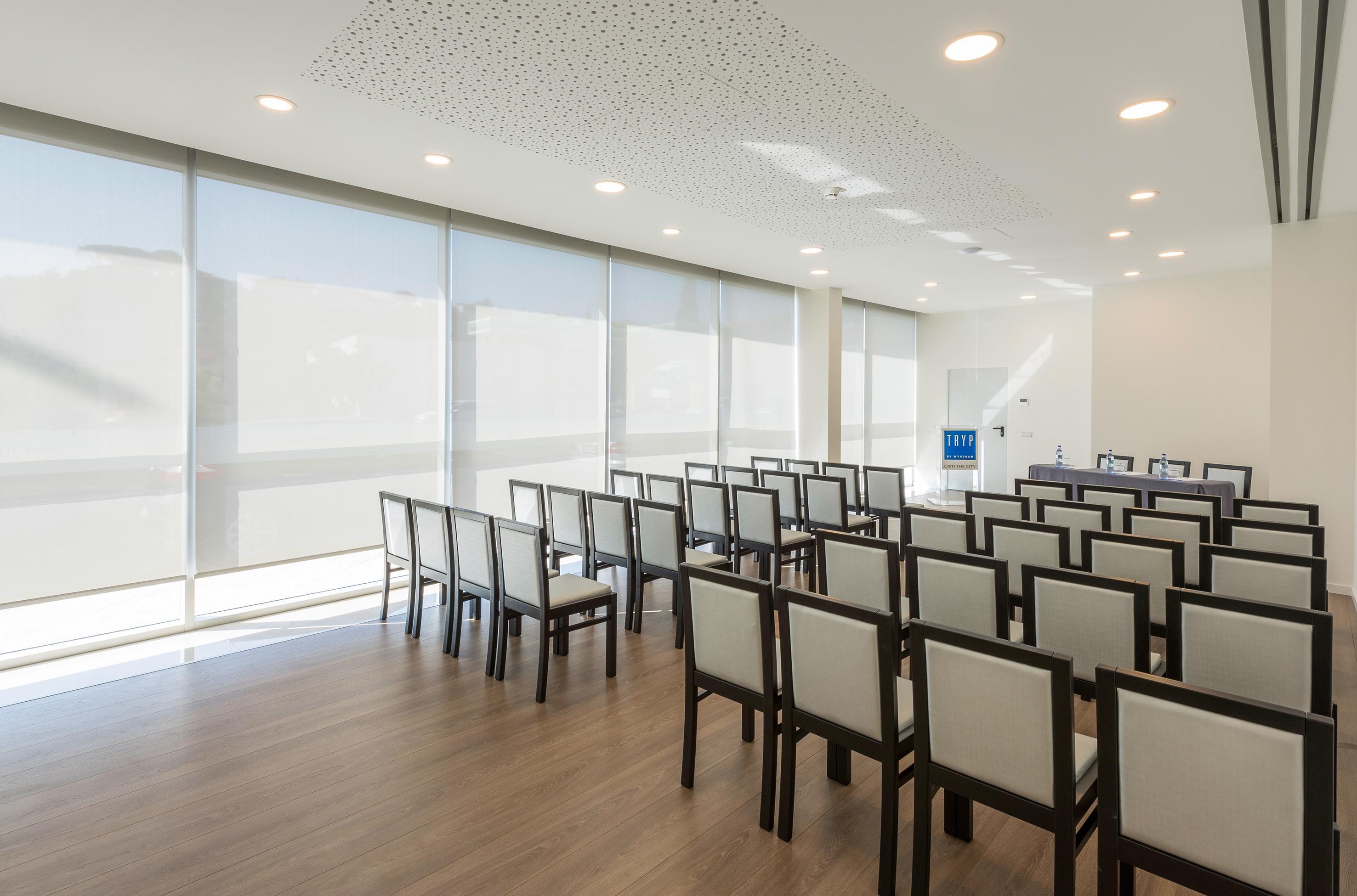 Hotel Tryp By Wyndham Leiria Exterior foto