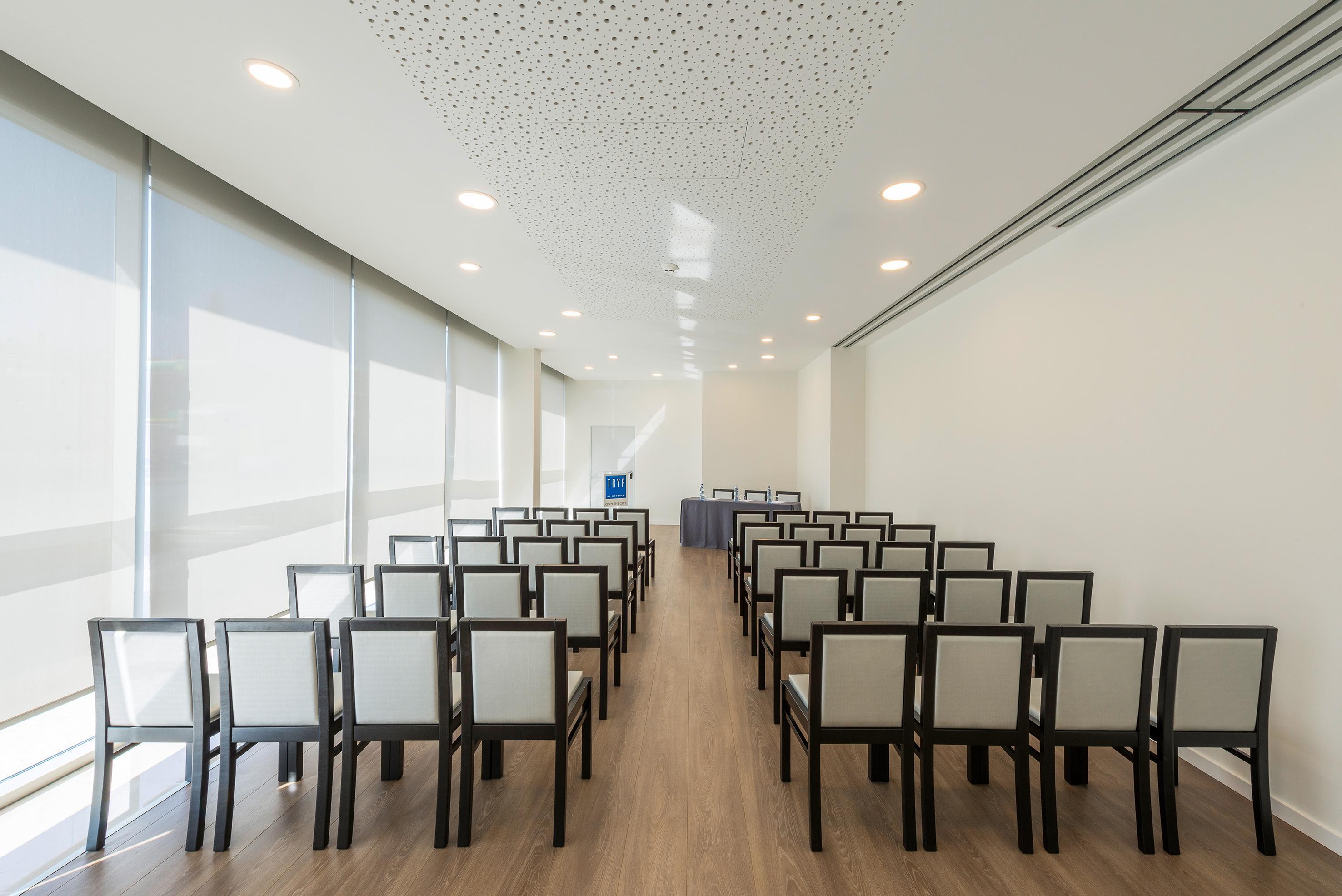 Hotel Tryp By Wyndham Leiria Exterior foto