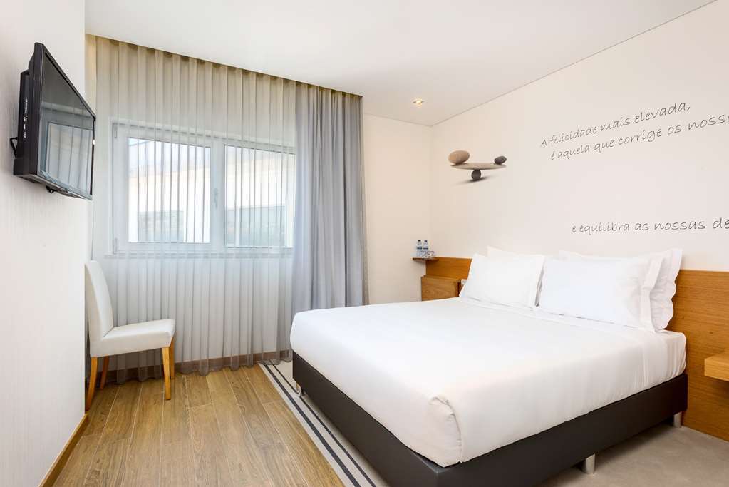 Hotel Tryp By Wyndham Leiria Zimmer foto